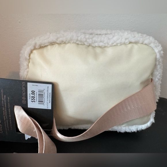 APANA SHERPA Cozy White Fur FANNY Belt Bag PACK NWT - Picture 7 of 8
